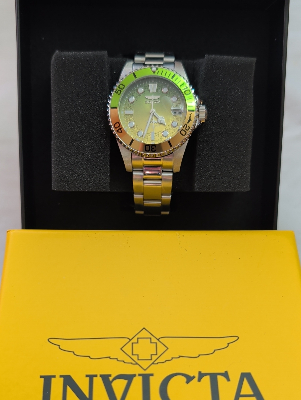 NWT Women's Invicta Pro Diver 34mm Stainless Steel Watch – Lime Green Dial